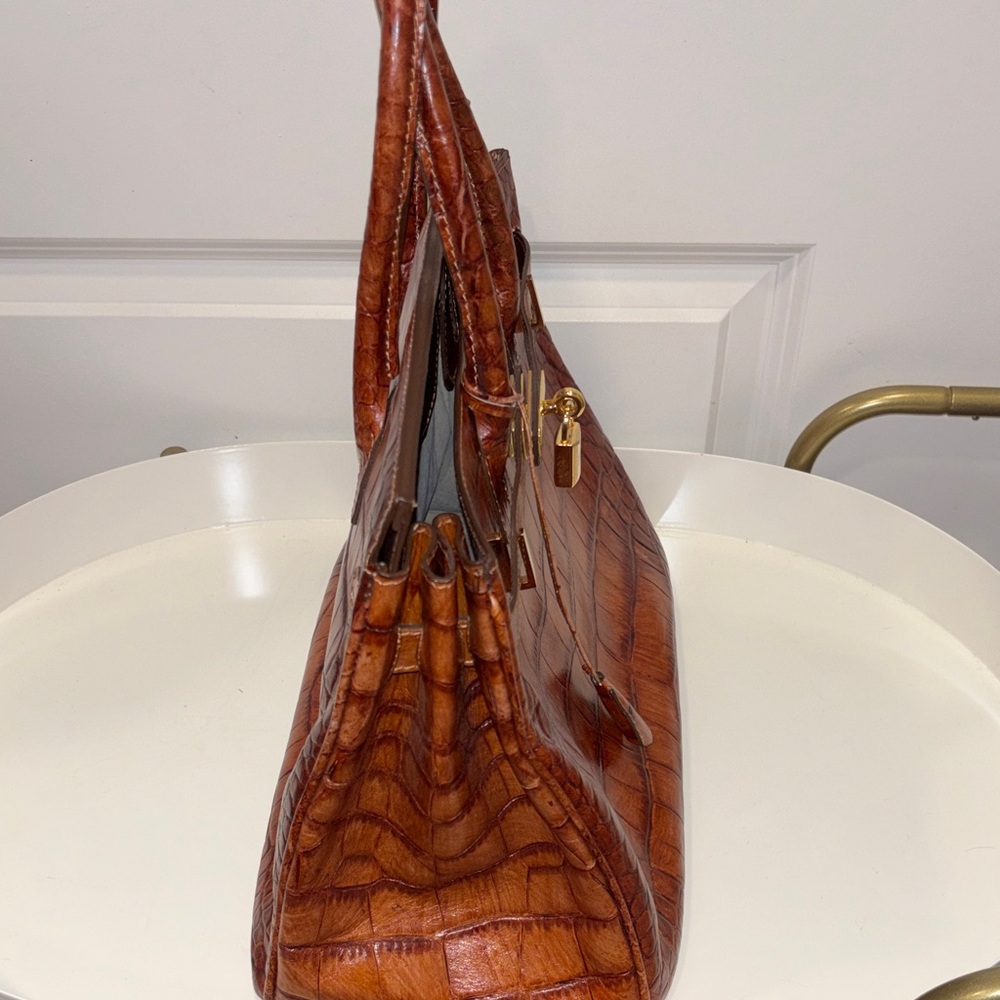 Sophisticated Brown Crocodile Leather Handbag - Picture 12 of 15